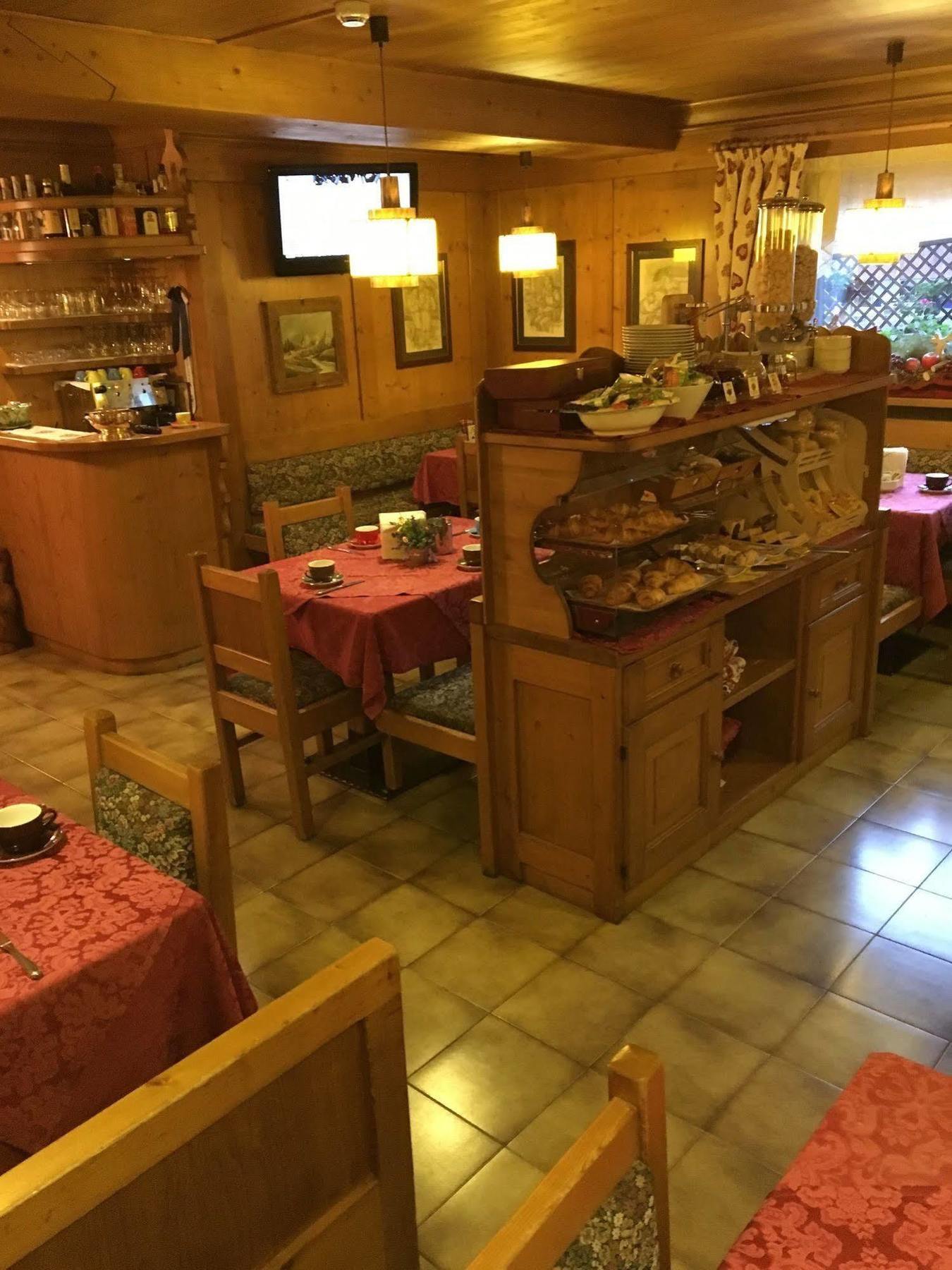 Meuble Villa Neve Cortina dʼAmpezzo Exteriör bild